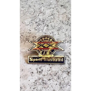 Vintage 1985 Super Bowl XX‎ Bears Patriots Sports Illustrated Pin Gold Silver
